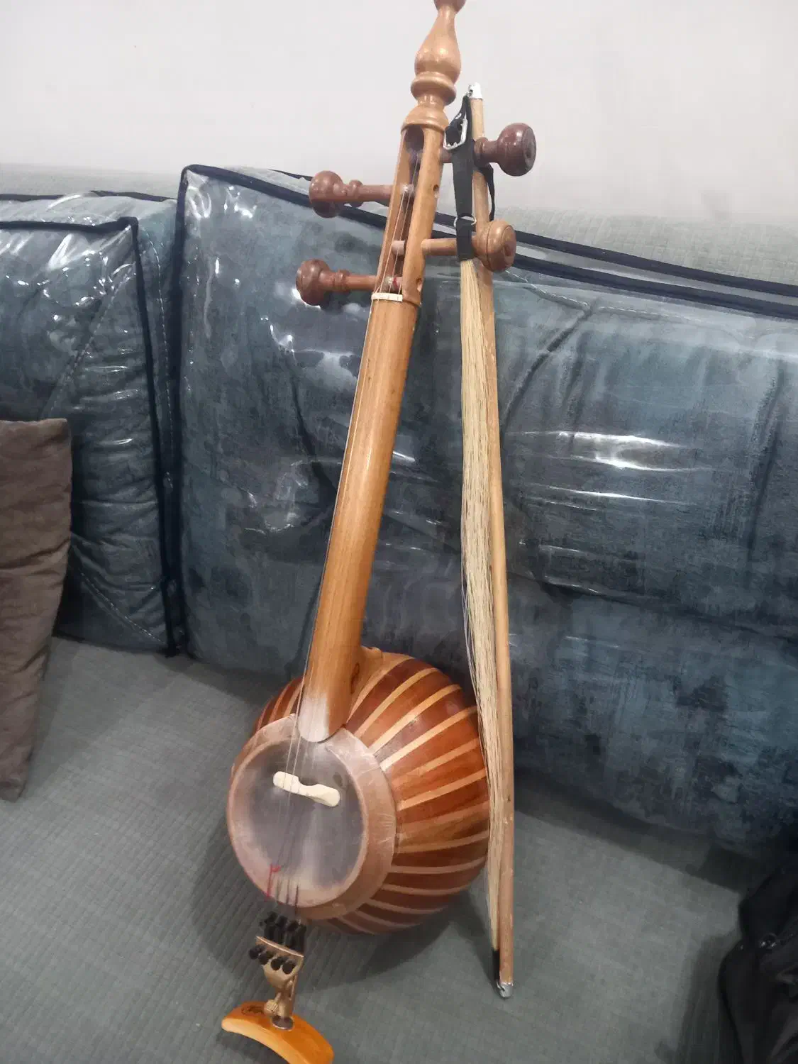 گمانچه حرفه ای خوش صدا|سازهای سنتی|رشت, کوی غلام نیا|دیوار