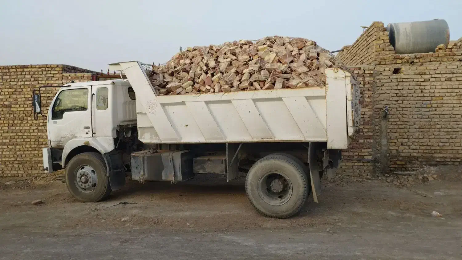 کمپرسی اجر بالای10اتن|مصالح و تجهیزات ساختمان|زابل, |دیوار