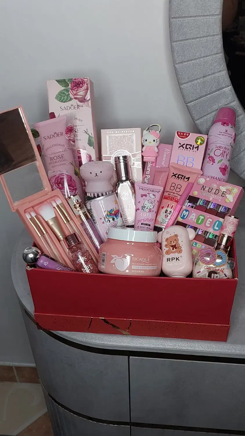 پک ارایشی روز زن و مادر امروز خوشحالش کن|آرایشی، بهداشتی، درمانی|کرمان, |دیوار