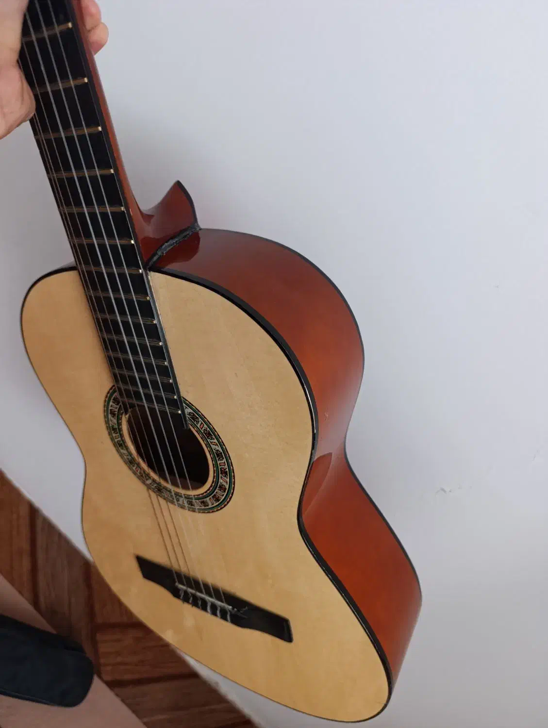 گیتار خارجی|گیتار، بیس، امپلیفایر|چناران, |دیوار