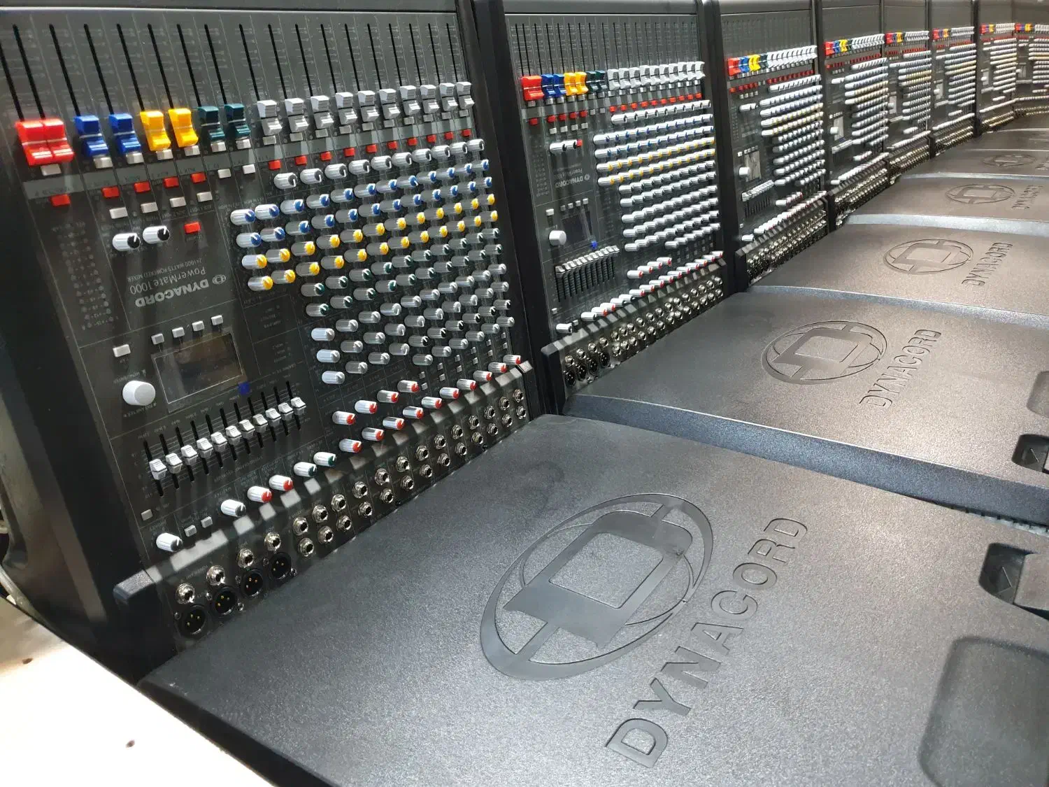 پاور میکسر دایناکورد|سیستم صوتی خانگی|قم, قم نو|دیوار