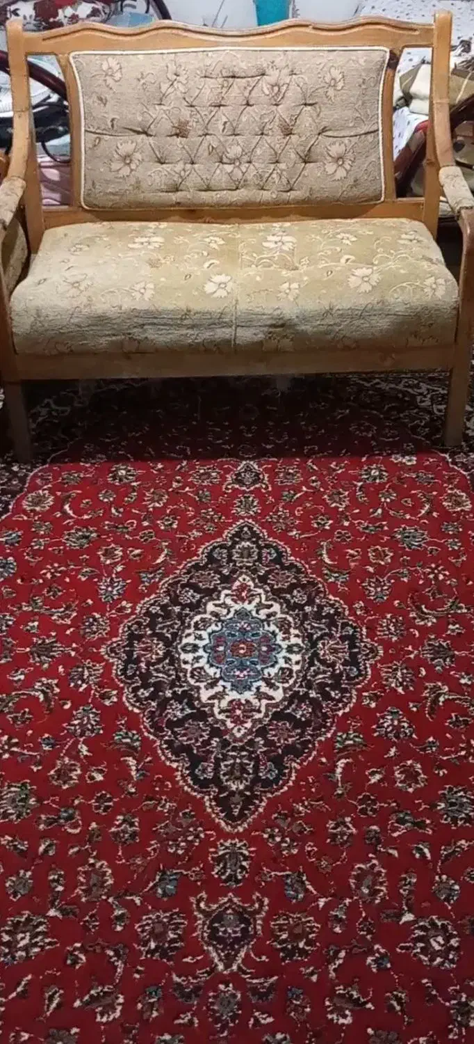 مبل ۷نفره چوب نراد|مبلمان خانگی و میز عسلی|رشت, کوی غلام نیا|دیوار