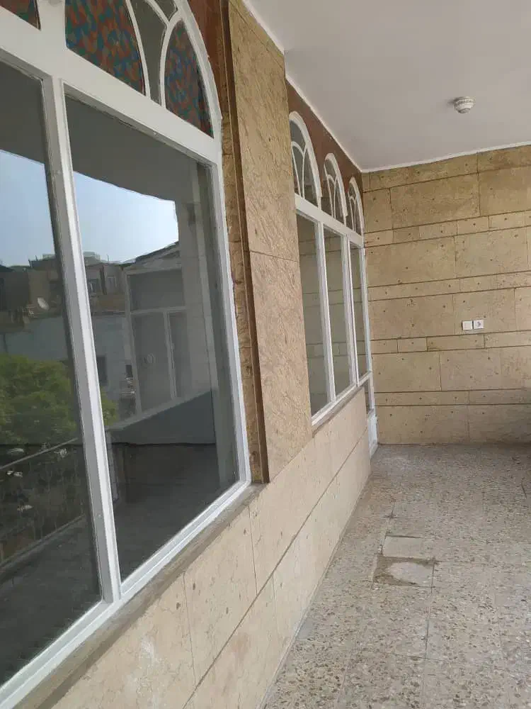 اجاره آپارتمان ۲۰۶ متری ۳ خوابه در میدان انقلاب