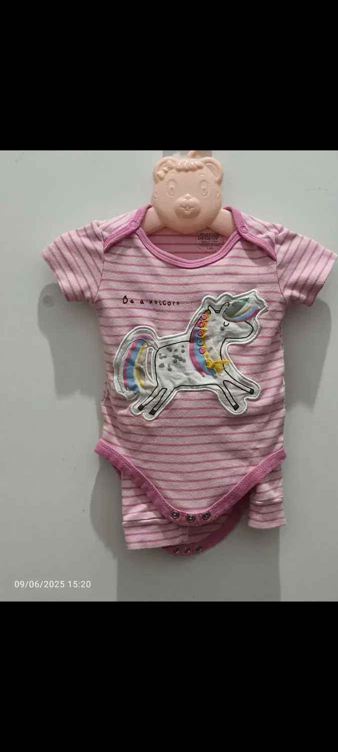 تعدادی لوازم بچه و لباس واکر و...|اسباب و اثاث بچه|شیراز, امام حسین|دیوار