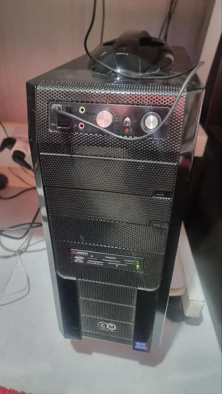 سیستم کامپیوتر و میز (کامل )|رایانه رومیزی|تهران, زنجان جنوبی|دیوار