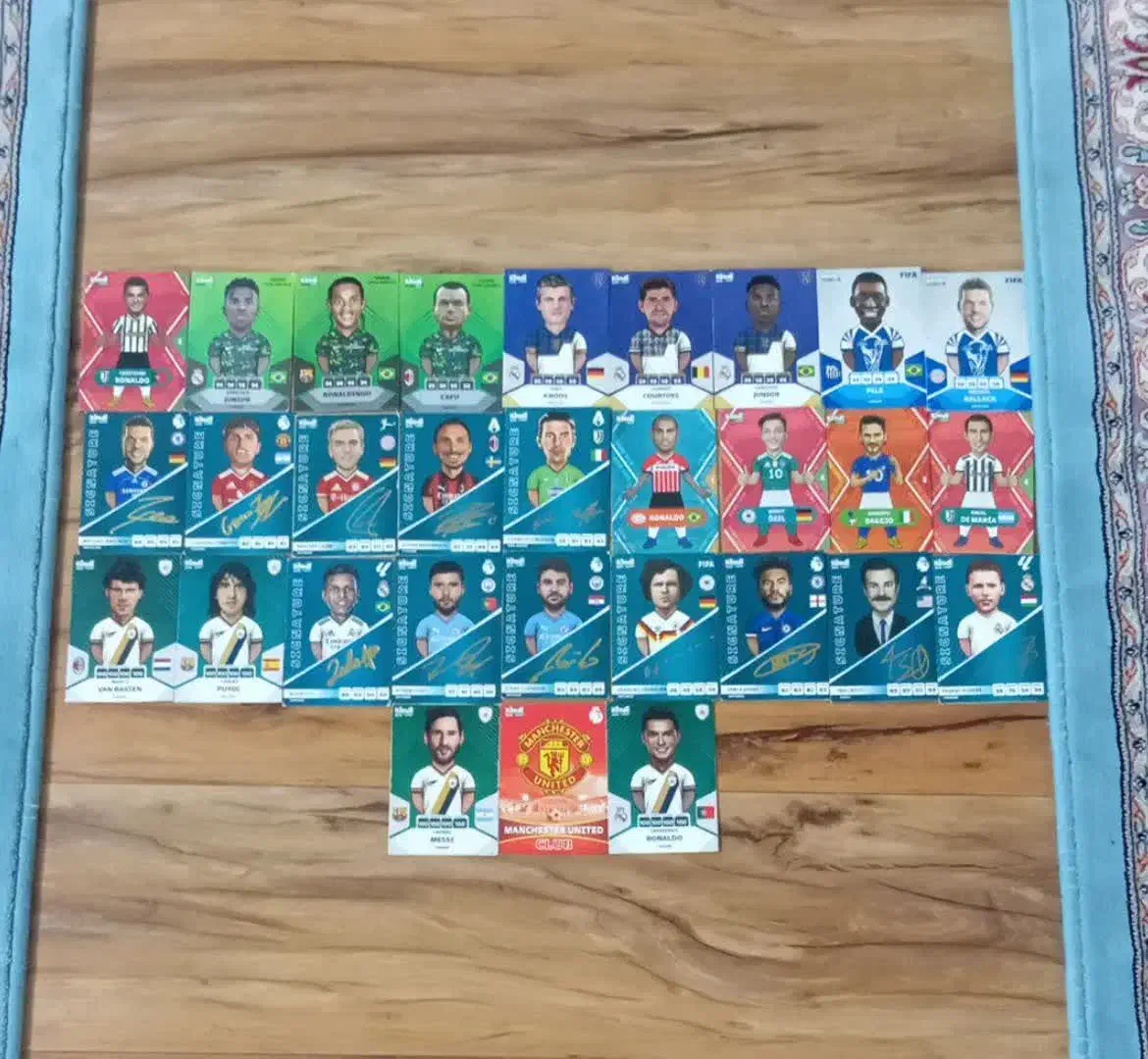 کارت‌های کیم دی ۲۰۲۵|کلکسیون و سرگرمی|مشهد, هفده شهریور|دیوار