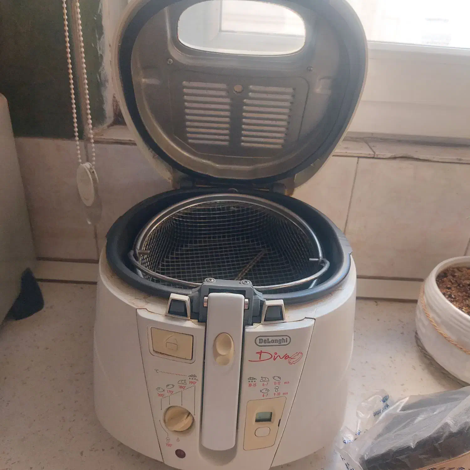 دستگاه سرخ کن دلونگی|سایر لوازم برقی|رباط‌کریم, رباط‌کریم|دیوار