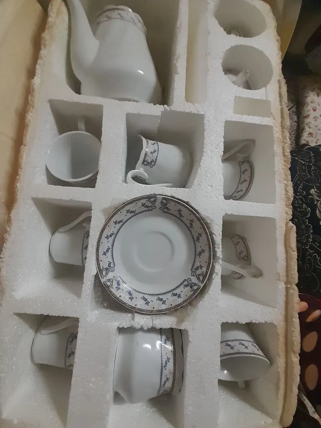 ظروف چینی نو سالم فقط ۶۰۰|ظروف سرو و پذیرایی|مشهد, رده|دیوار