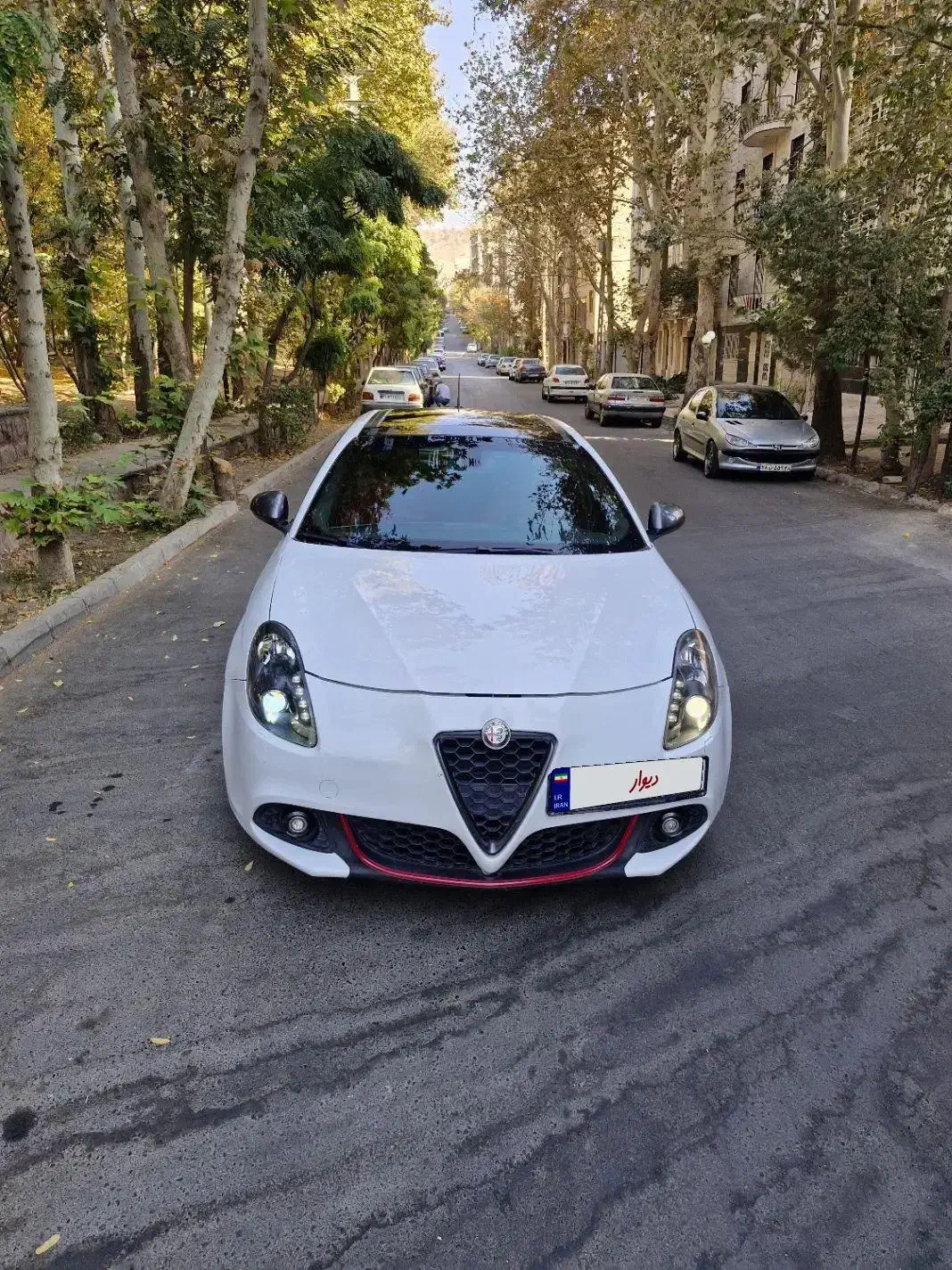 الفارومیو جولیتا ۲۰۱۷ داخل قرمز ۲برگ سند زیر قیمت|خودرو سواری و وانت|تهران, وردآورد|دیوار