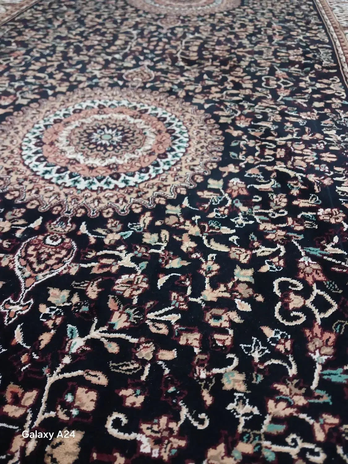 فرش ۷۰۰ شانه|فرش|کوهسار (البرز), |دیوار