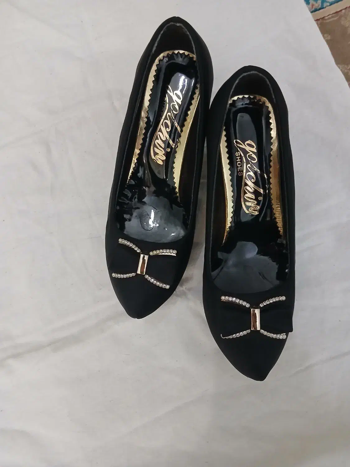 کفش مجلسی|کیف، کفش، کمربند|خوی, |دیوار