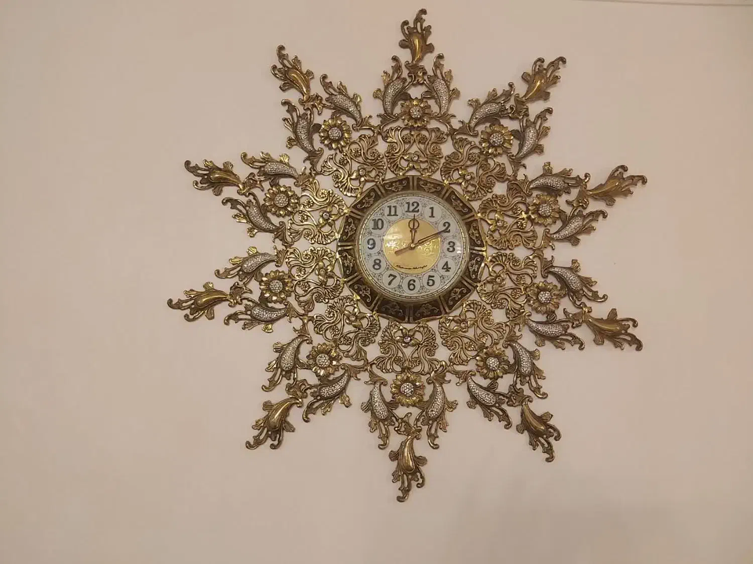 ساعت دیواری|ساعت دیواری و تزئینی|خوی, |دیوار