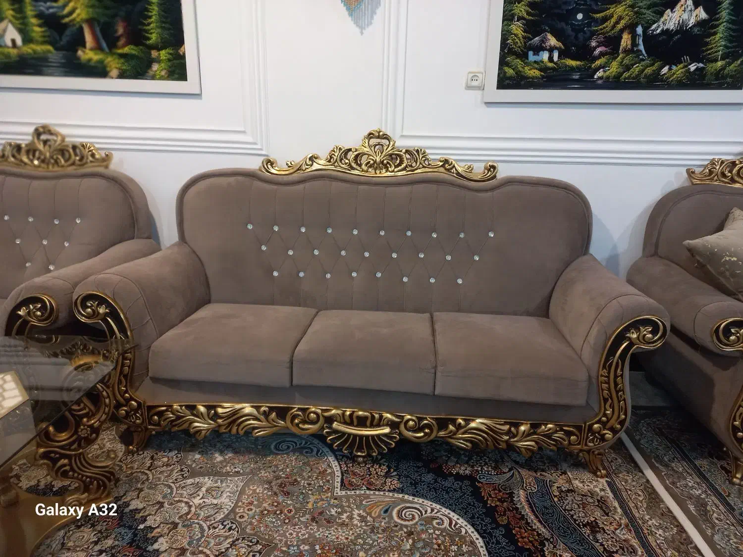 ۱عدد مبل ۳نفره|مبلمان خانگی و میز عسلی|نهاوند, |دیوار