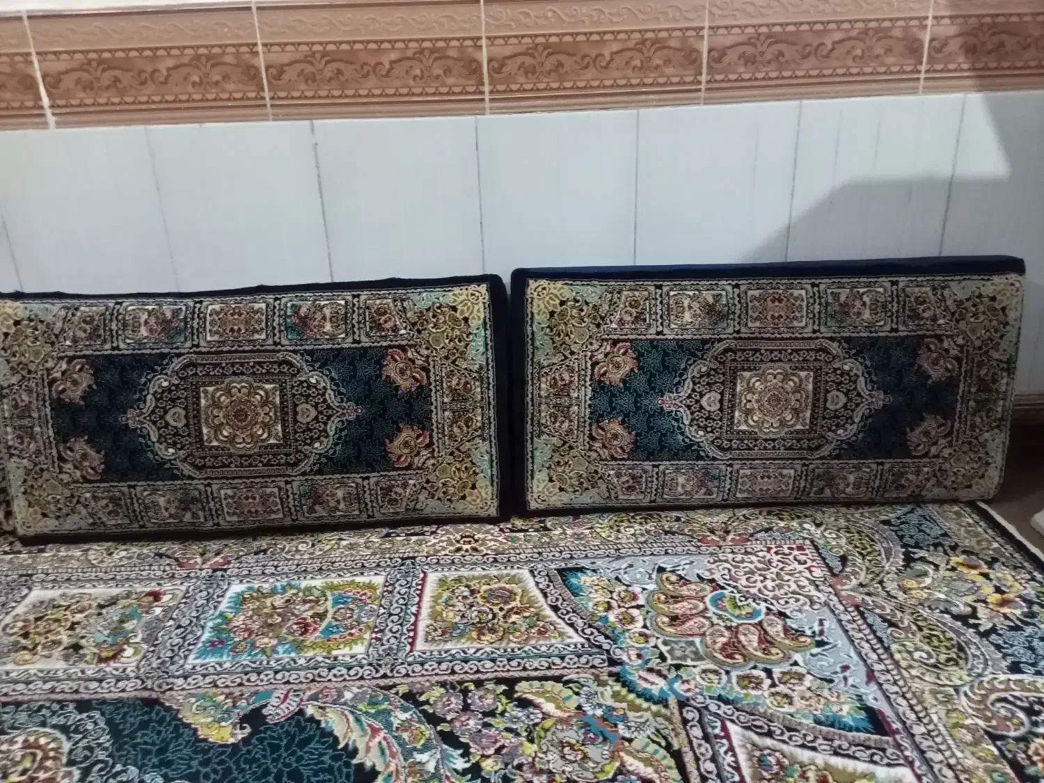 پشتی|پشتی|بیرجند, |دیوار