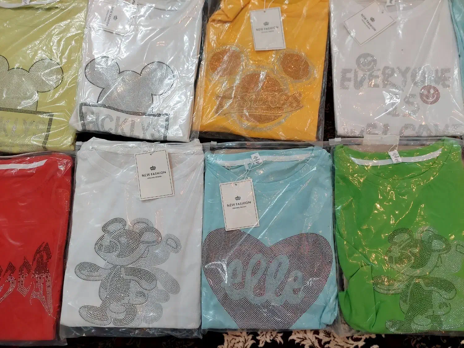 تی شرت زنانه|لباس|قم, وادی السلام|دیوار