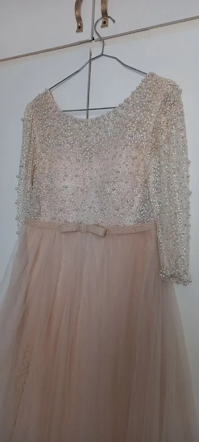 لباس مجلسی|لباس|شهریار, کهنز|دیوار