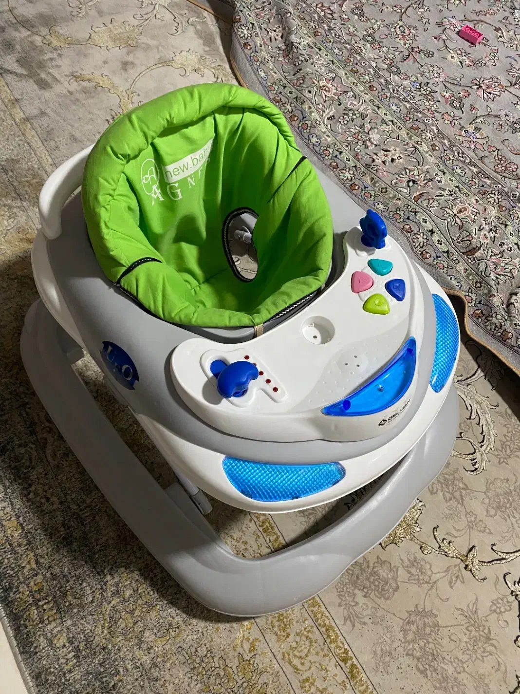 روروئک‌بچه کاملا سالم|کالسکه و لوازم جانبی|صومعه‌سرا, |دیوار