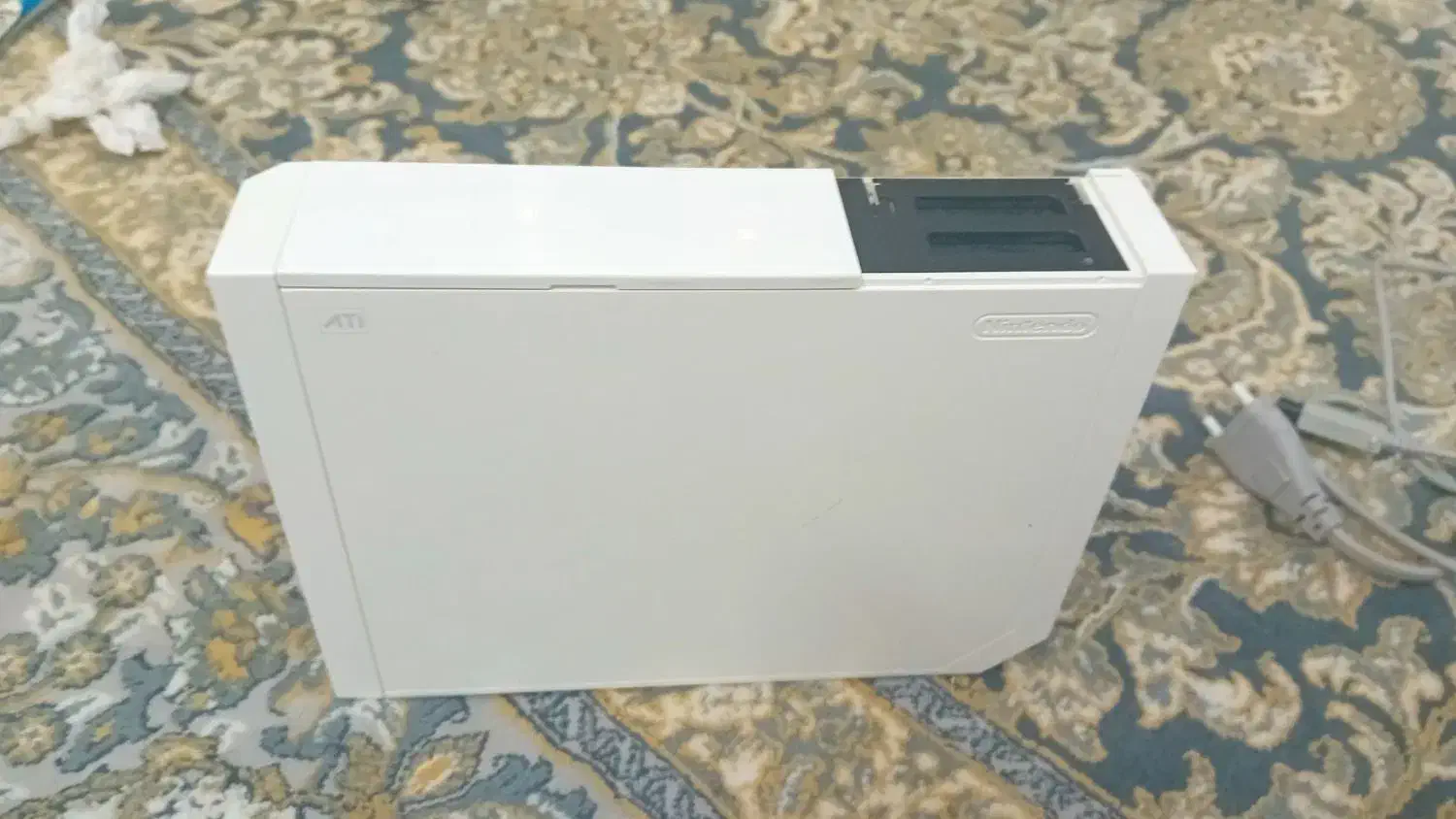 دو عدد کنسول نینتندو وی یکی با سیم و یکی بیسیم|کنسول، بازی ویدئویی و آنلاین|آمل, |دیوار