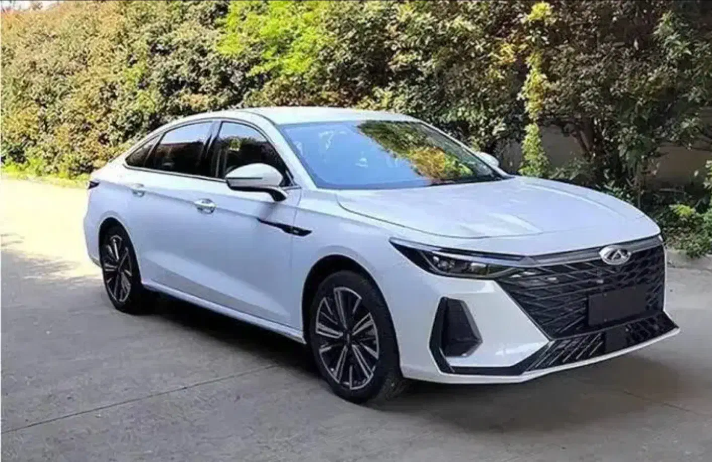 آریزو 8 سفید مدل ۲۰۲۵ خشک|خودرو سواری و وانت|کرمانشاه, |دیوار