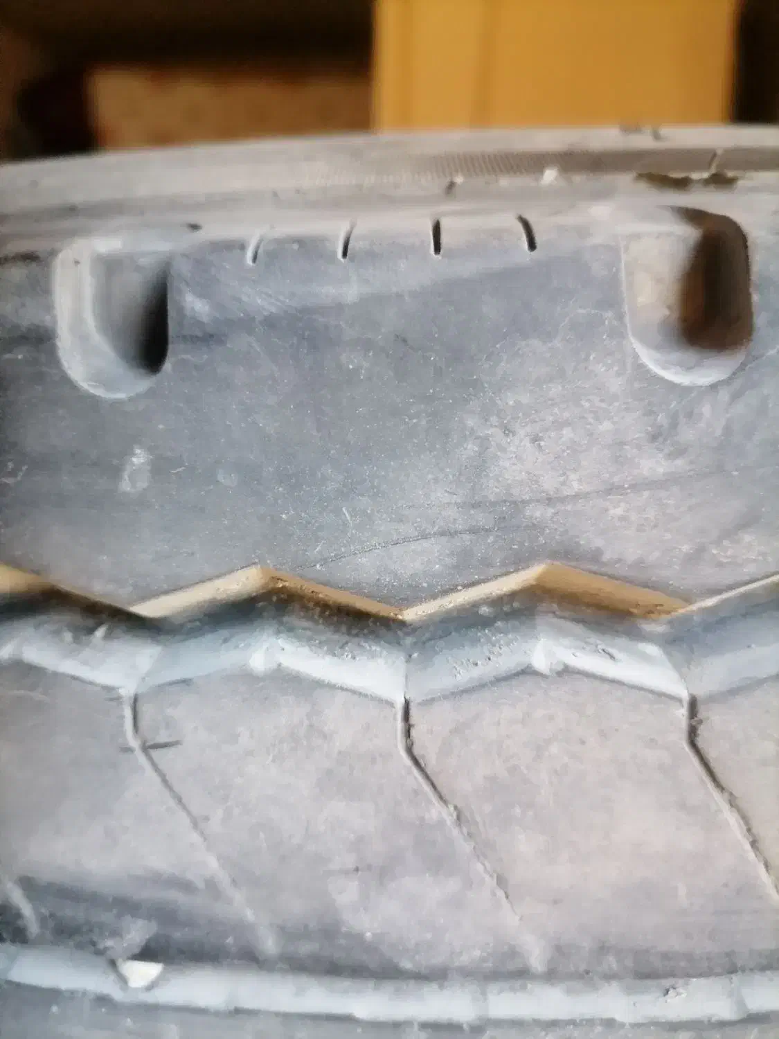 لاستیک 215 تیوپلس|قطعات یدکی و لوازم جانبی|پادنا, |دیوار