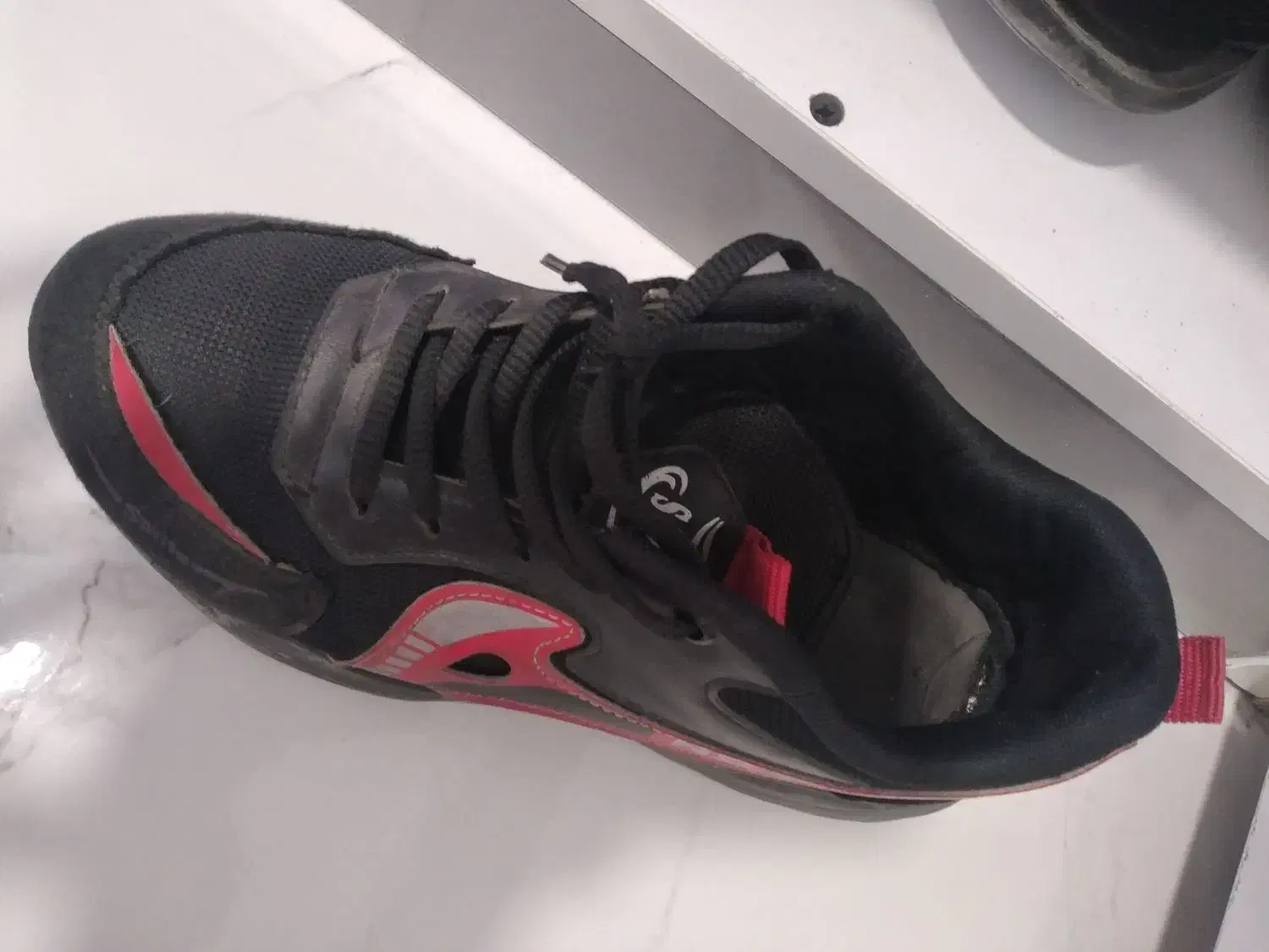 کفش اسپرت سایز ۳۷|کیف، کفش، کمربند|مشهد, حسابی جنوبی (شهرک غرب)|دیوار