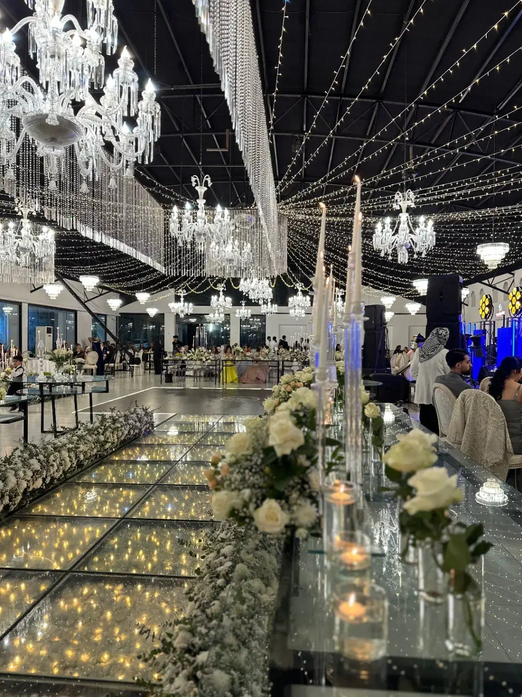 استخدام سالن دار تالار عروسی نوشهر|استخدام خدمات فروشگاه و رستوران|نوشهر, |دیوار