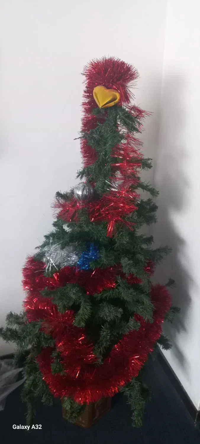 یک عدد درخت کریسمس|گل مصنوعی|قم, انسجام|دیوار
