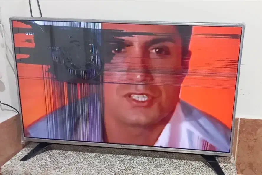 تلویزیون ال سی دی پنل ضربه خورده 43|تلویزیون و پروژکتور|برازجان, |دیوار