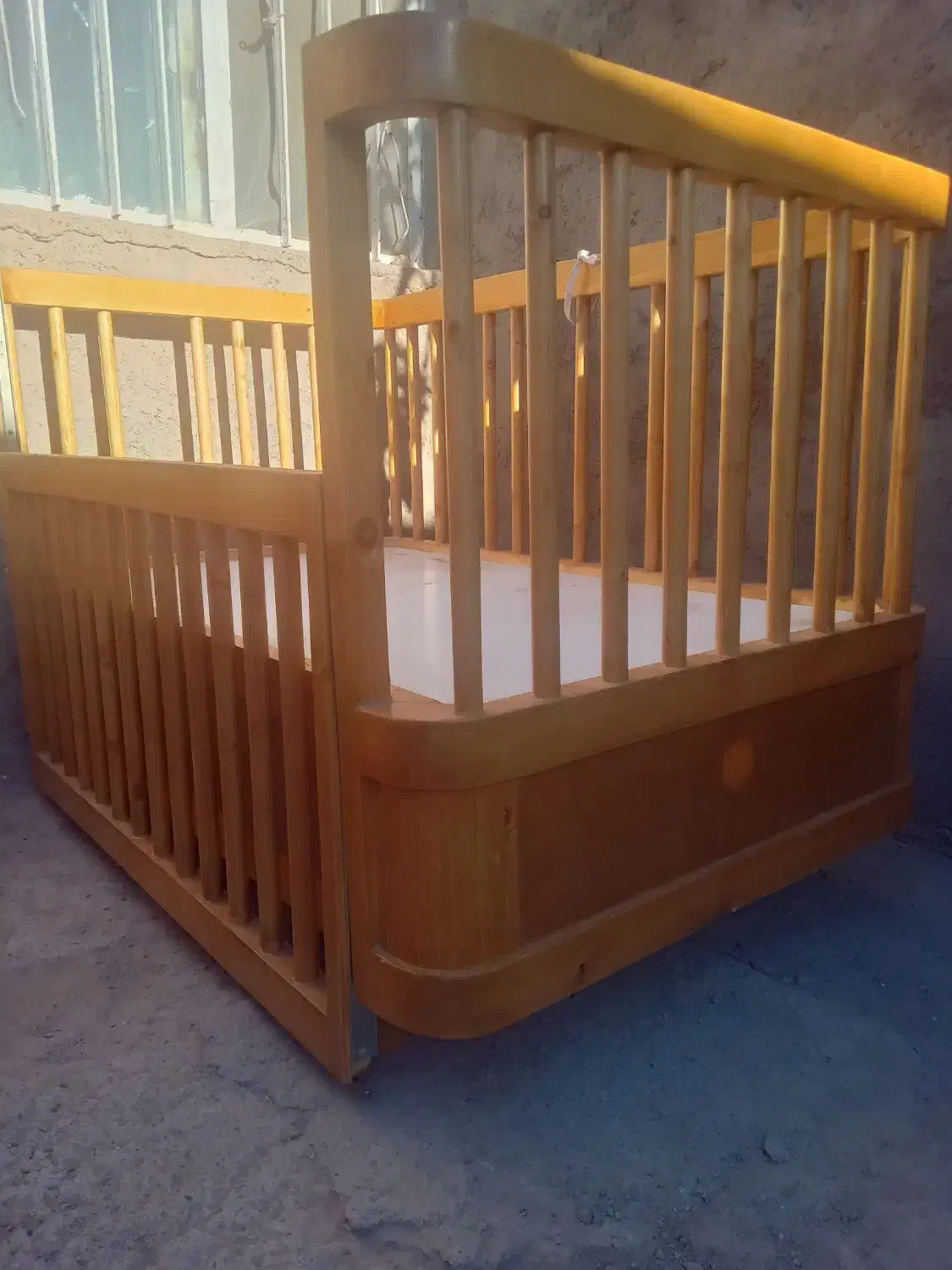 تخت کودک کنار مادر حفاظ دار|تخت و سرویس خواب|نوده انقلاب, |دیوار