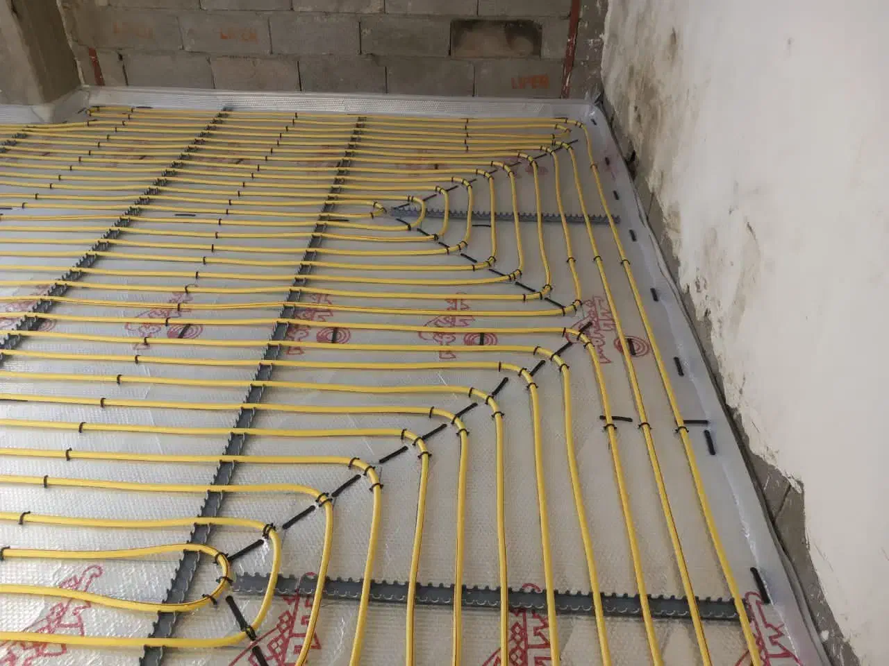 نیروی علاقه مند به یادگیری کار تاسیسات|استخدام معماری، عمران و ساختمانی|شاهرود, |دیوار