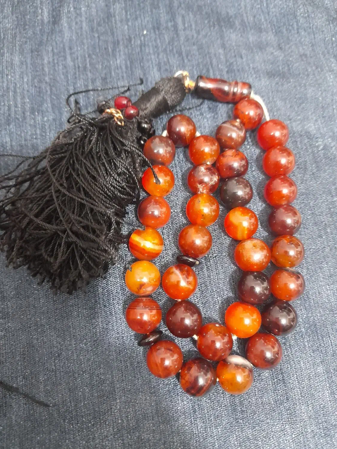 تسبیح عقیق|کلکسیون اشیاء عتیقه|صومعه‌سرا, |دیوار