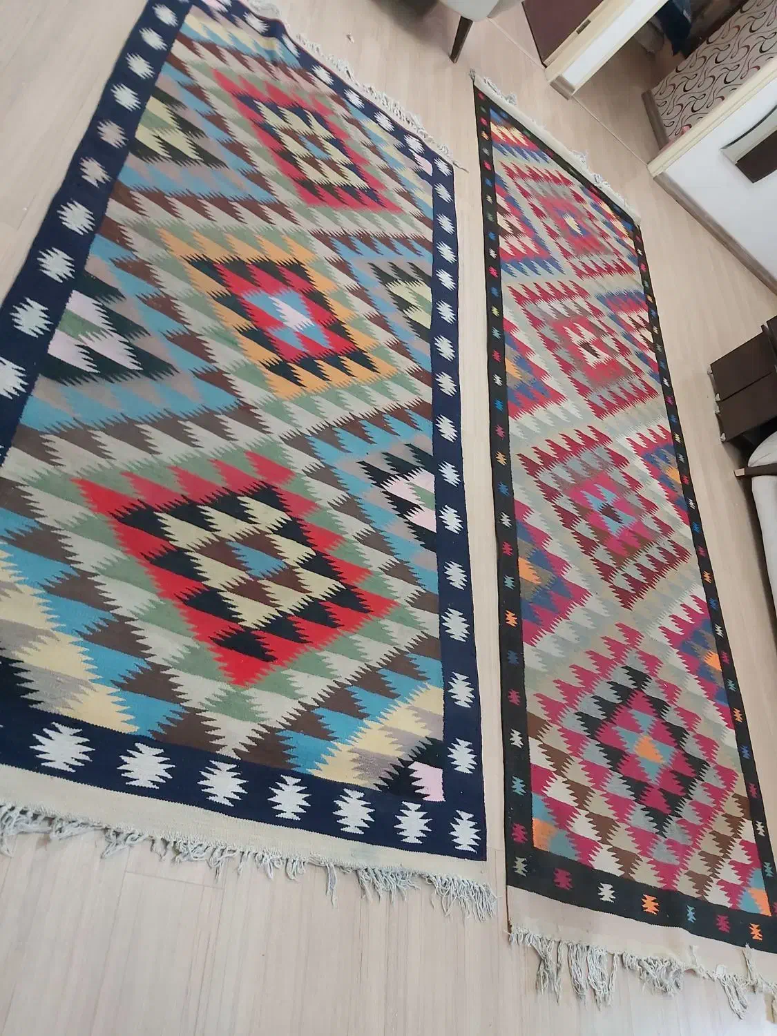 صندلی حلزونی چرمی گاوصندوق دوطبقه  کلیم دست باف|گلیم، جاجیم، گبه|قدس, شهر‌قدس|دیوار