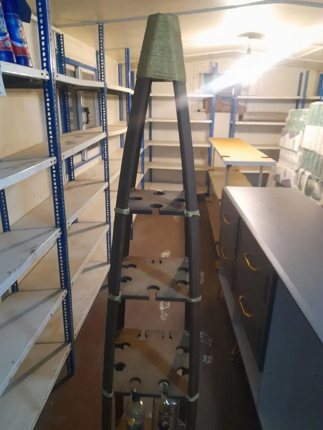 بار چوبی ایستاده جنس خوب و محکم|بوفه، ویترین، کنسول|تهران, شهرک غزالی|دیوار