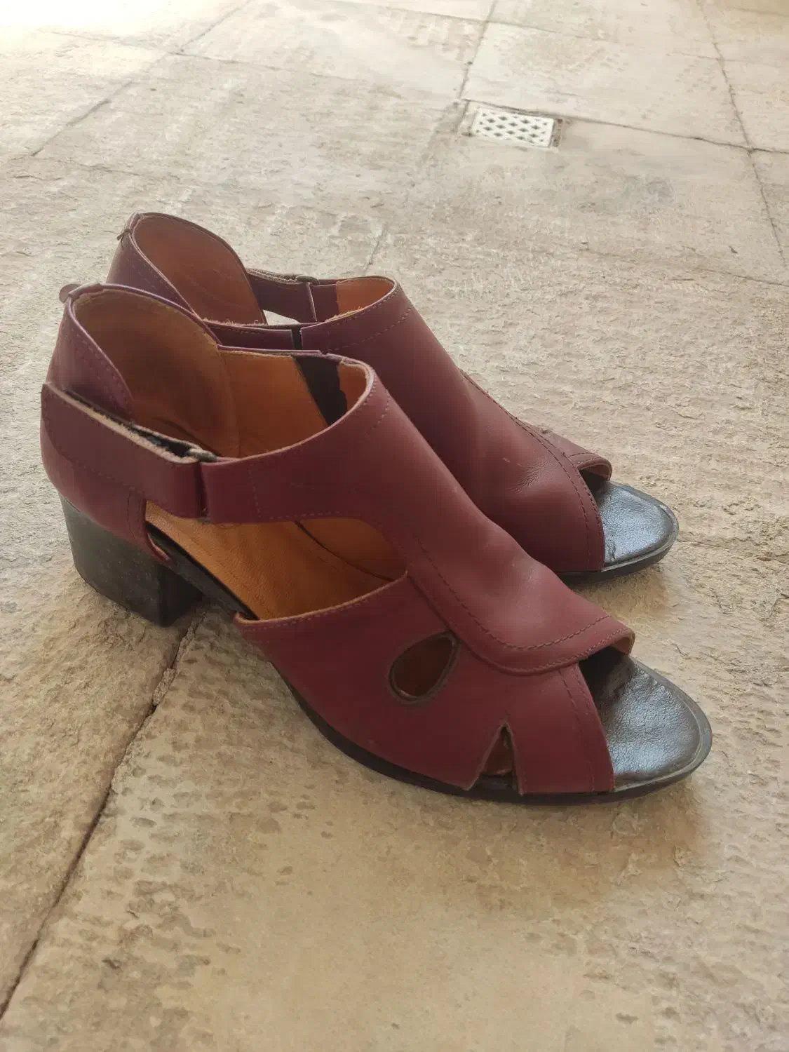 کفش چرم|کیف، کفش، کمربند|کنگاور, |دیوار