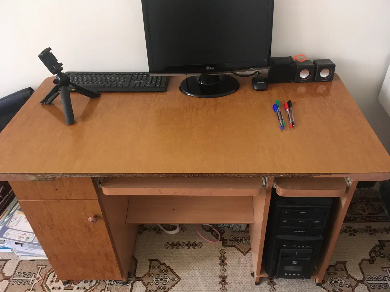 صندلی ومیزوکامپیوتر|صندلی و نیمکت|کوهدشت, |دیوار