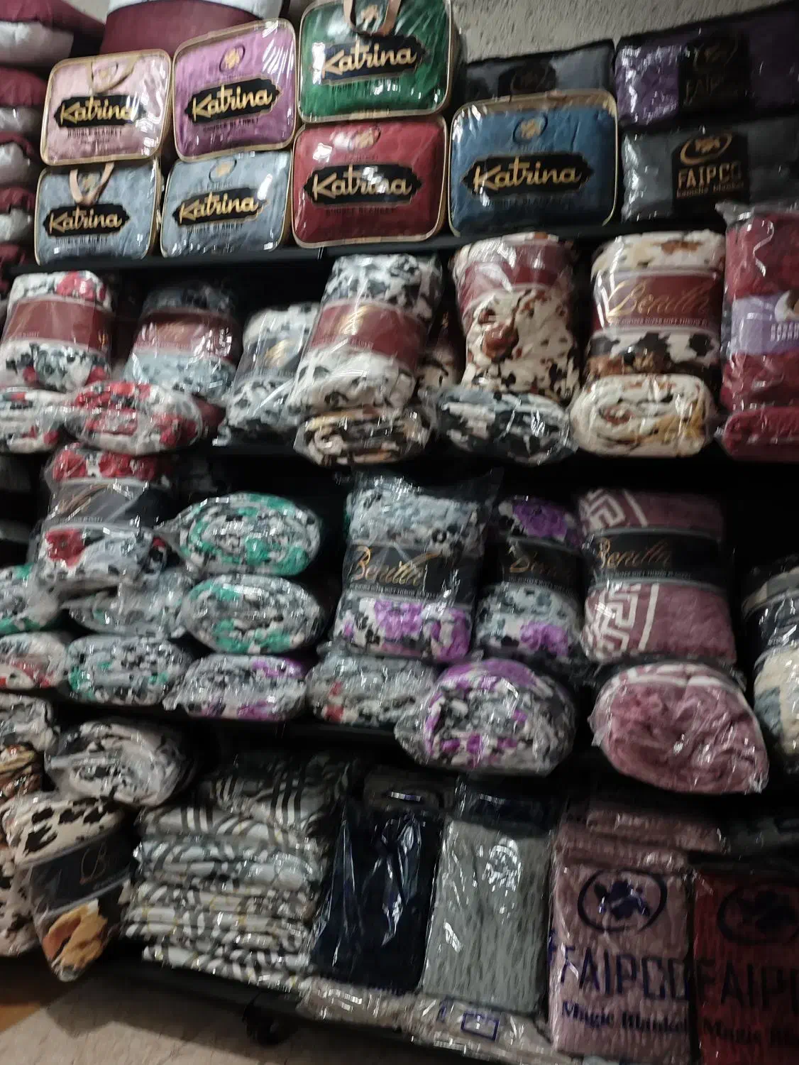 پتو مسافرتی تکی به قیمت پخش|رختخواب، بالش، پتو|رشت, شهرک پردیسان|دیوار