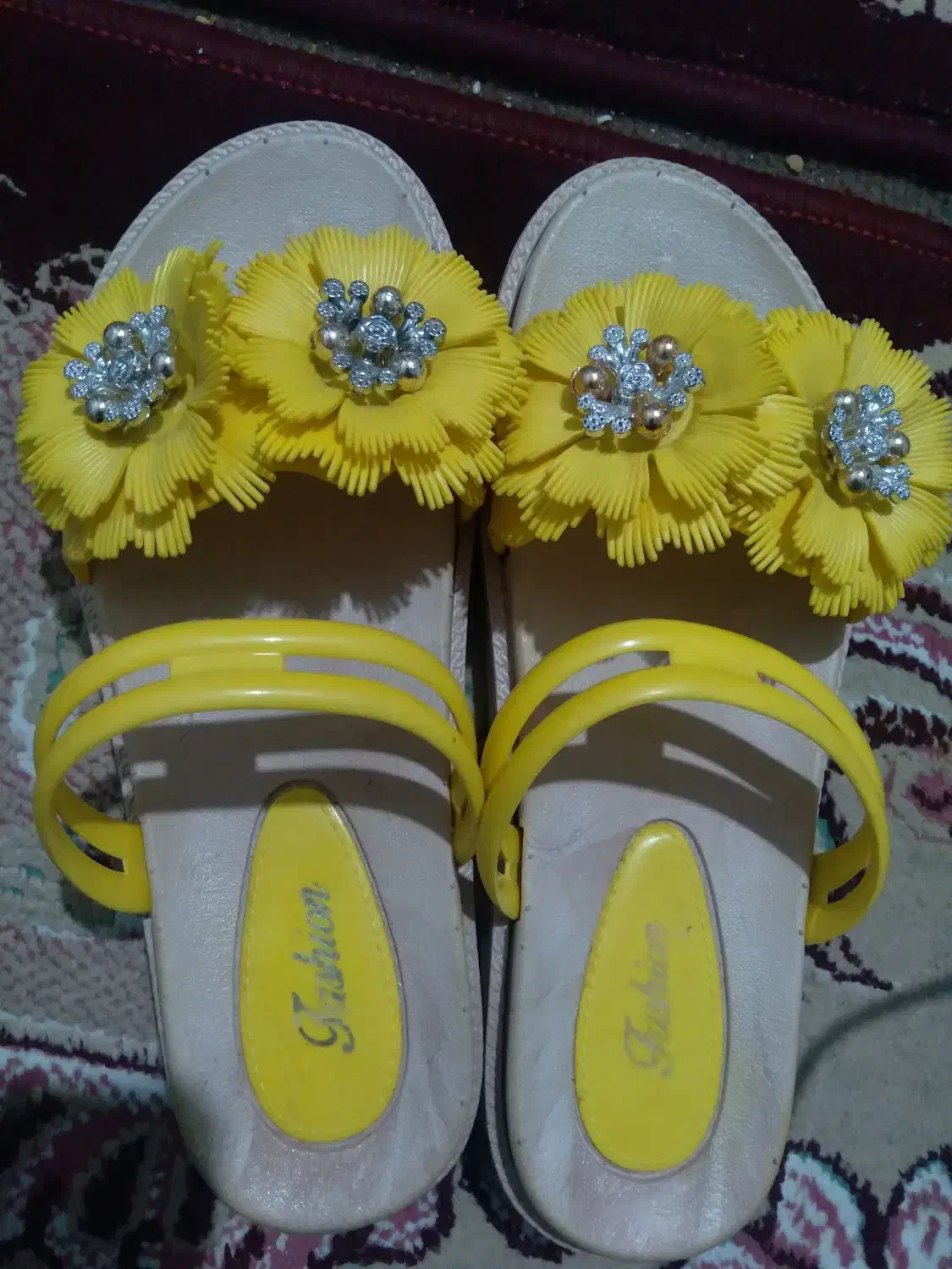 صندل زنانه طرح گل و تعدادی پلاسکو حراجی|کیف، کفش، کمربند|رامشیر, |دیوار