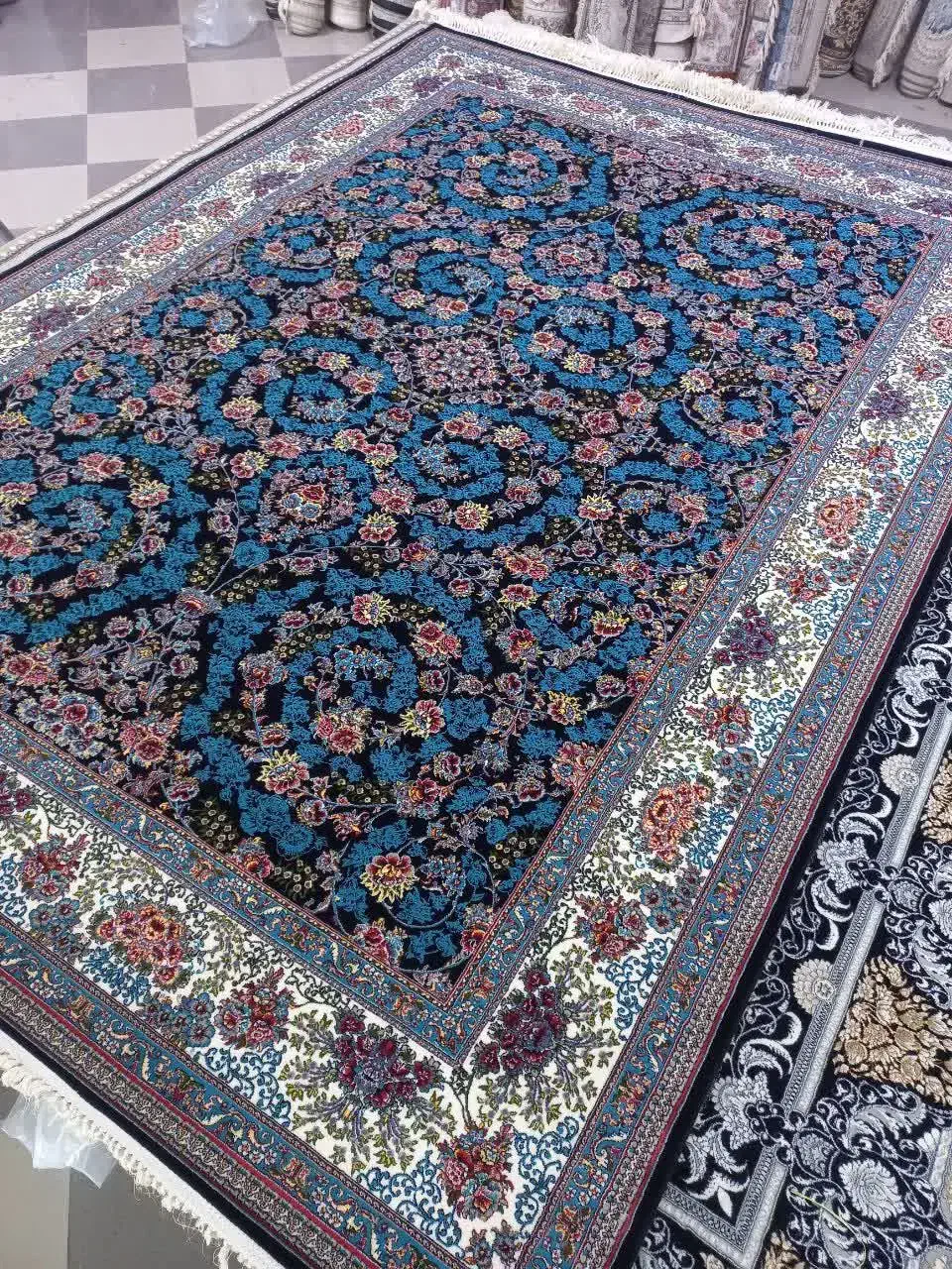 فروش فرش12متری و9متری زیرقیمت بازار|فرش|بندرعباس, |دیوار