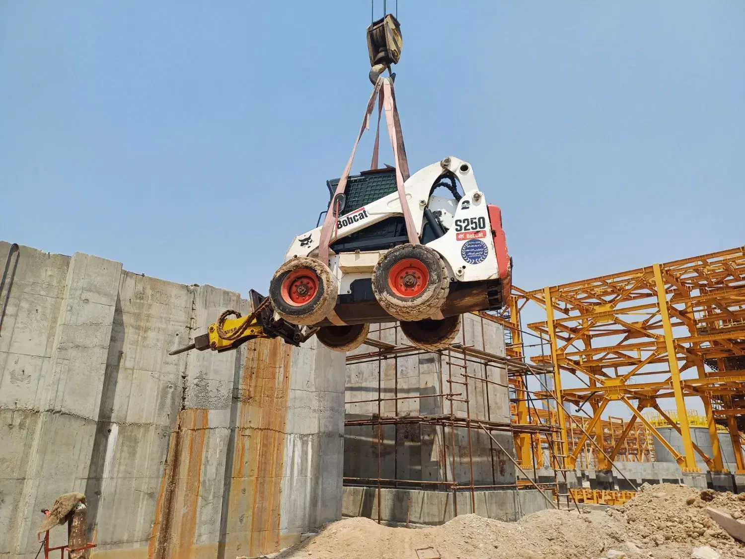 اجاره مینی لودر بابکت با پیکور و جاروحمل نخاله|خدمات حمل و نقل|اهواز, شهرک نفت|دیوار