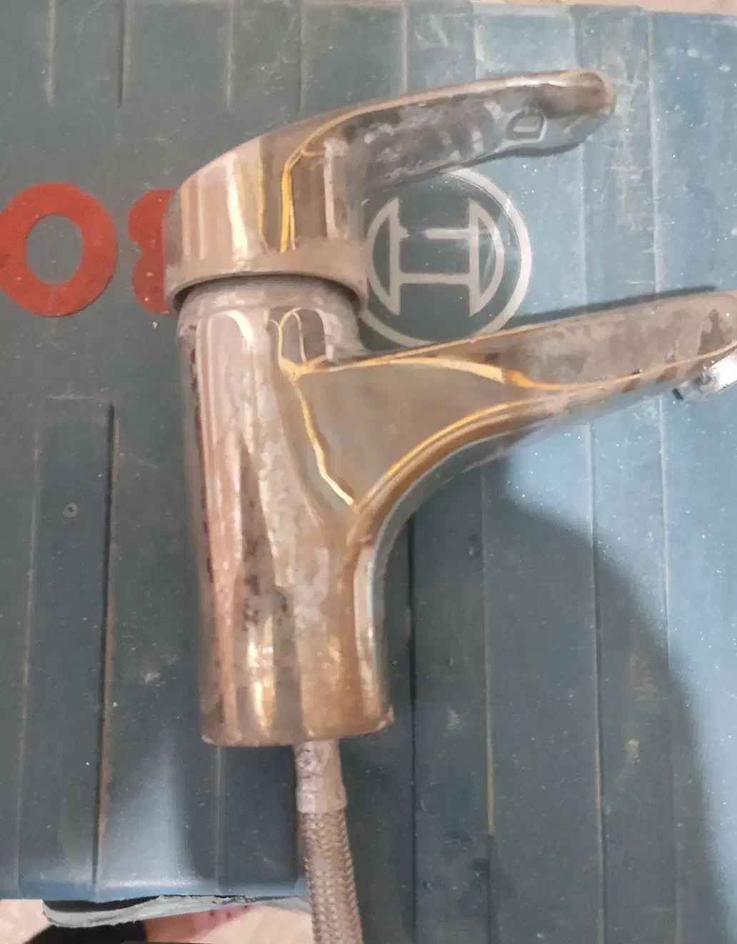 یک عدد روشوی وشیر آب|لوازم سرویس بهداشتی|خرمآباد, |دیوار