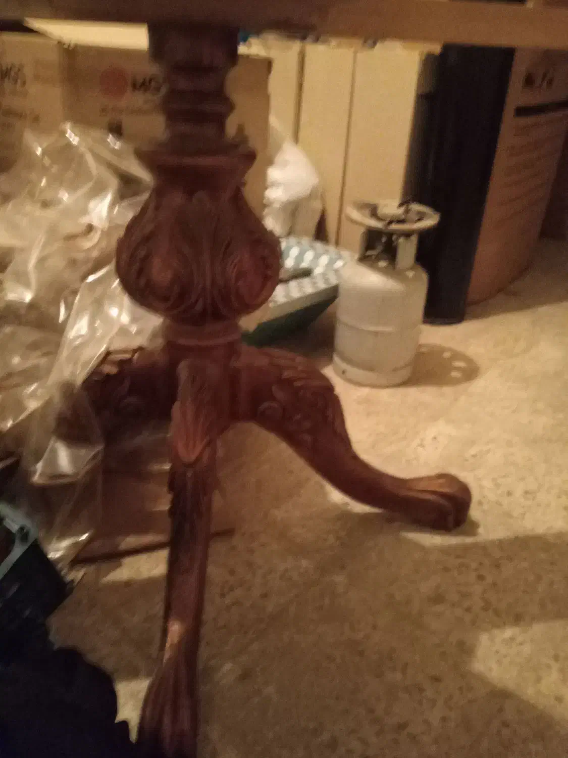 میز غذا خوری گرد ۲در۲ به تعداد۸نفره تمیز کم کار|میز و صندلی غذاخوری|اصفهان, احمدآباد|دیوار