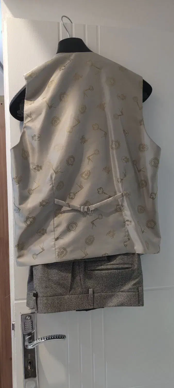 کت و شلوار مردانه|لباس|پرند, فاز ۲|دیوار