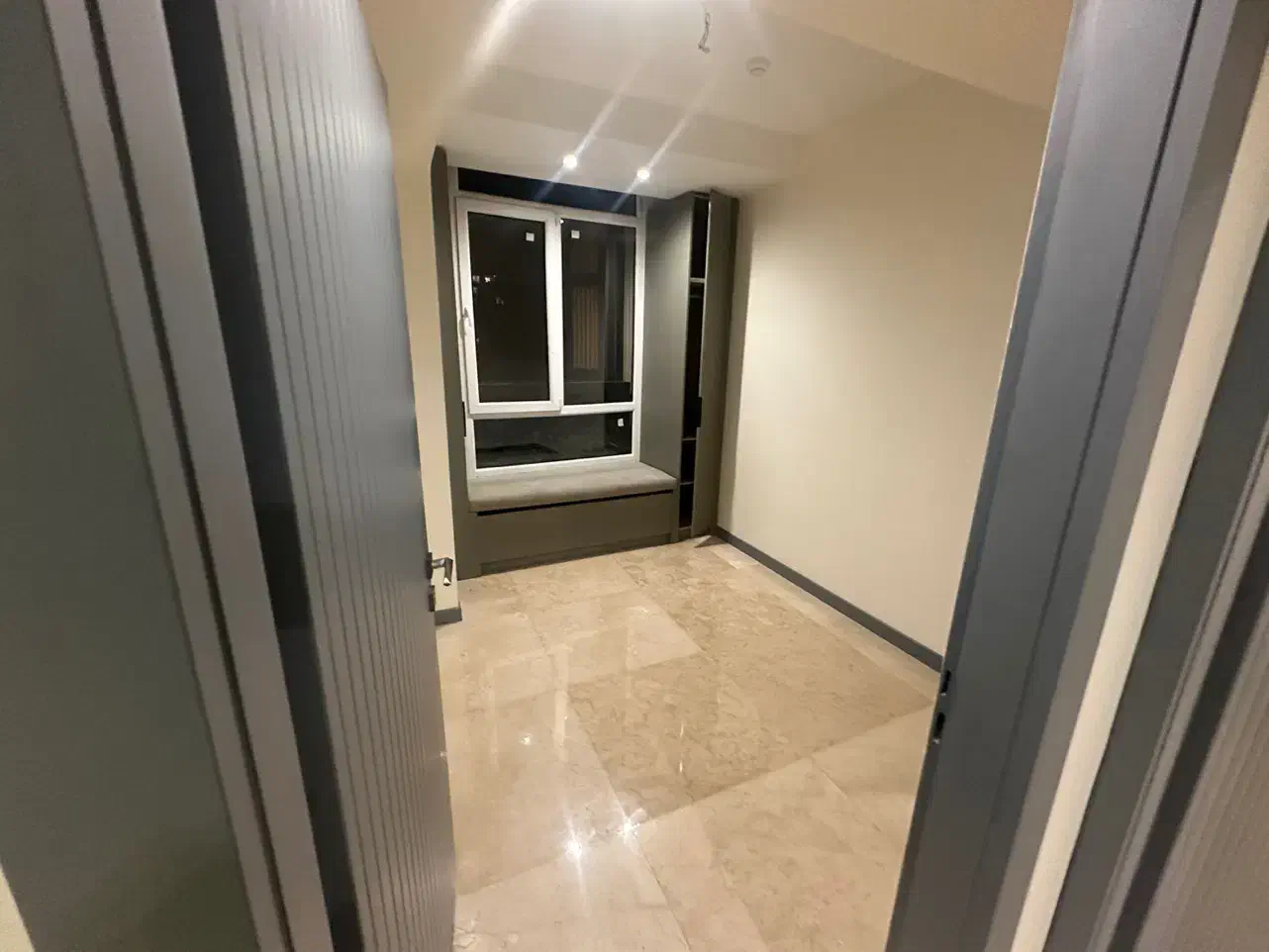 یوسف آباد ۸۰ متر دو خوابه لوکس