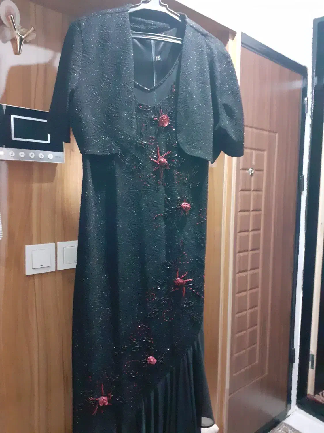 لباس مجلسی|لباس|تبریز, |دیوار