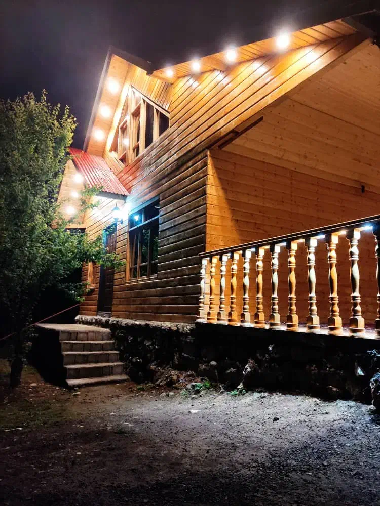 اجاره کلبه چوبی دوخوابه|اجارهٔ کوتاهمدت ویلا و باغ|اسالم, |دیوار