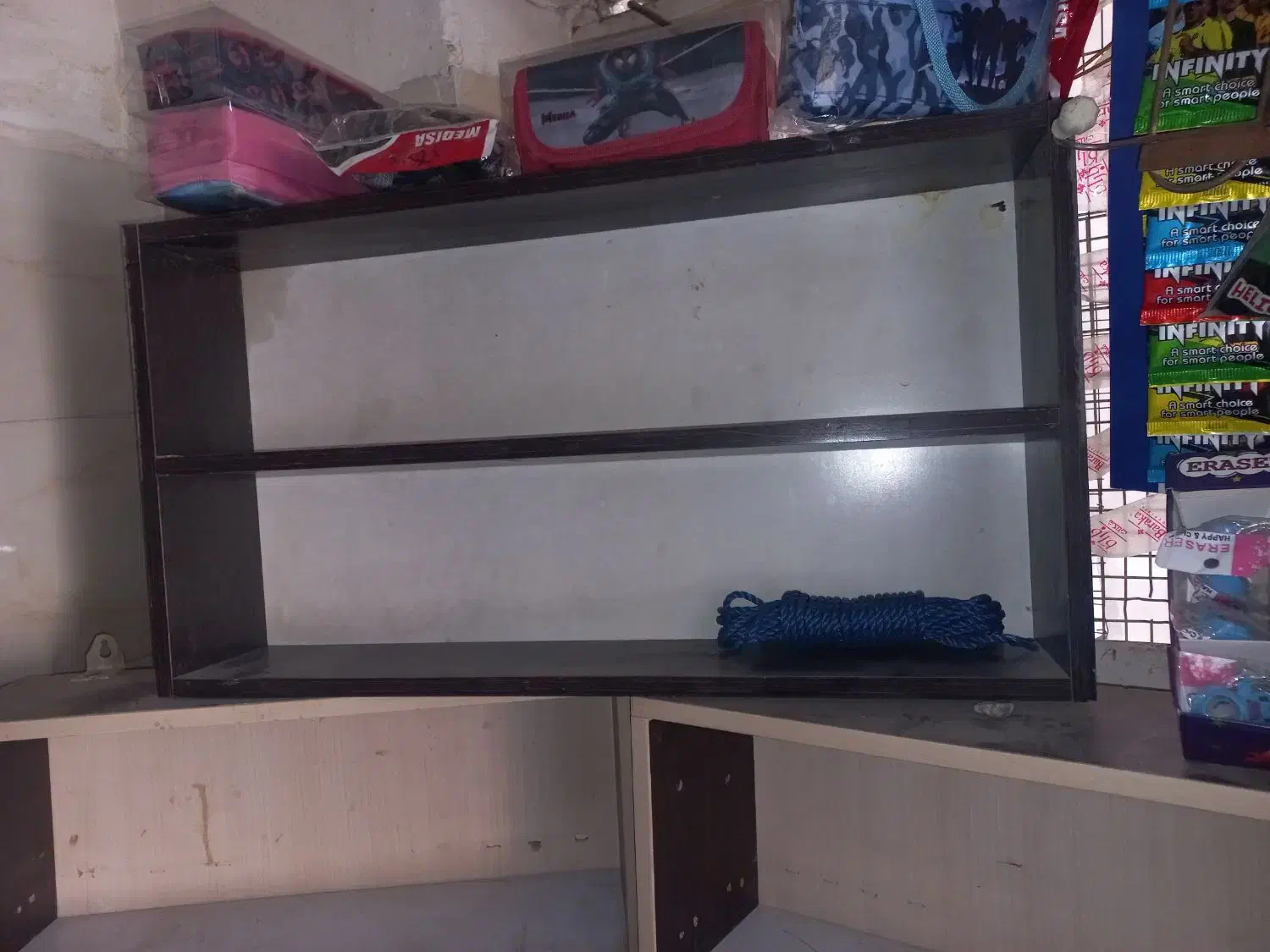 قفسه|کتابخانه، شلف، قفسه‌های دیواری|کرج, کمال‌شهر|دیوار