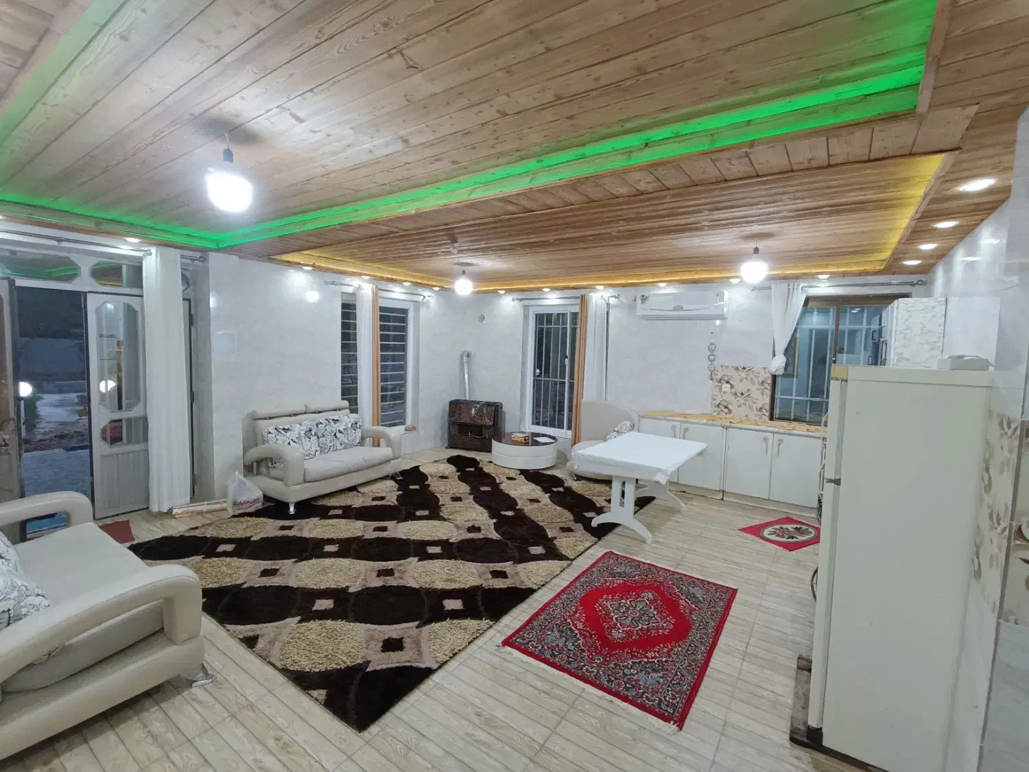 اجاره ویلای ونوس|اجارهٔ کوتاهمدت ویلا و باغ|لاهیجان, گلستان|دیوار