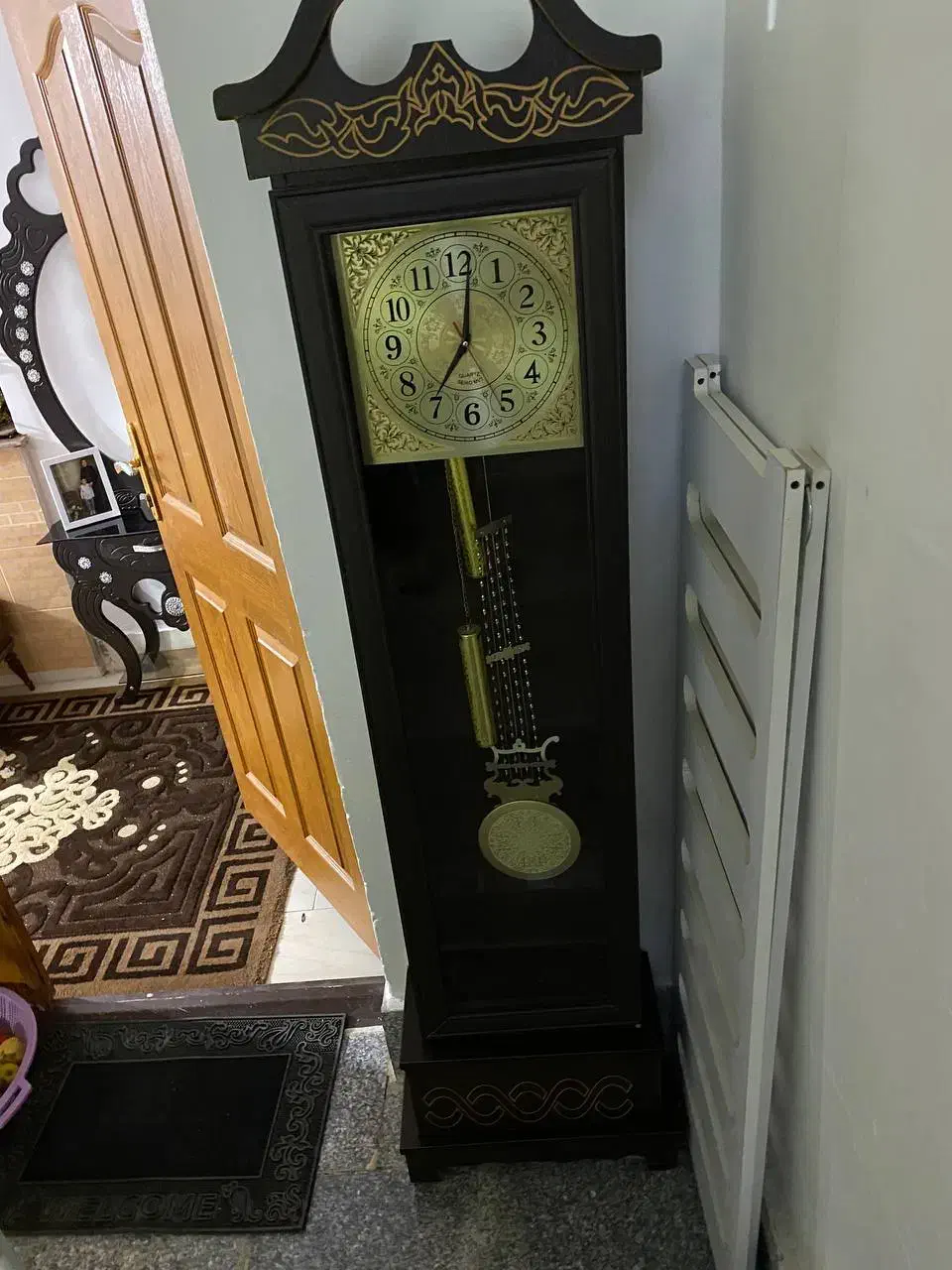 میز تلویزیون و ساعت ایستاده|میز تلویزیون|نمین, |دیوار