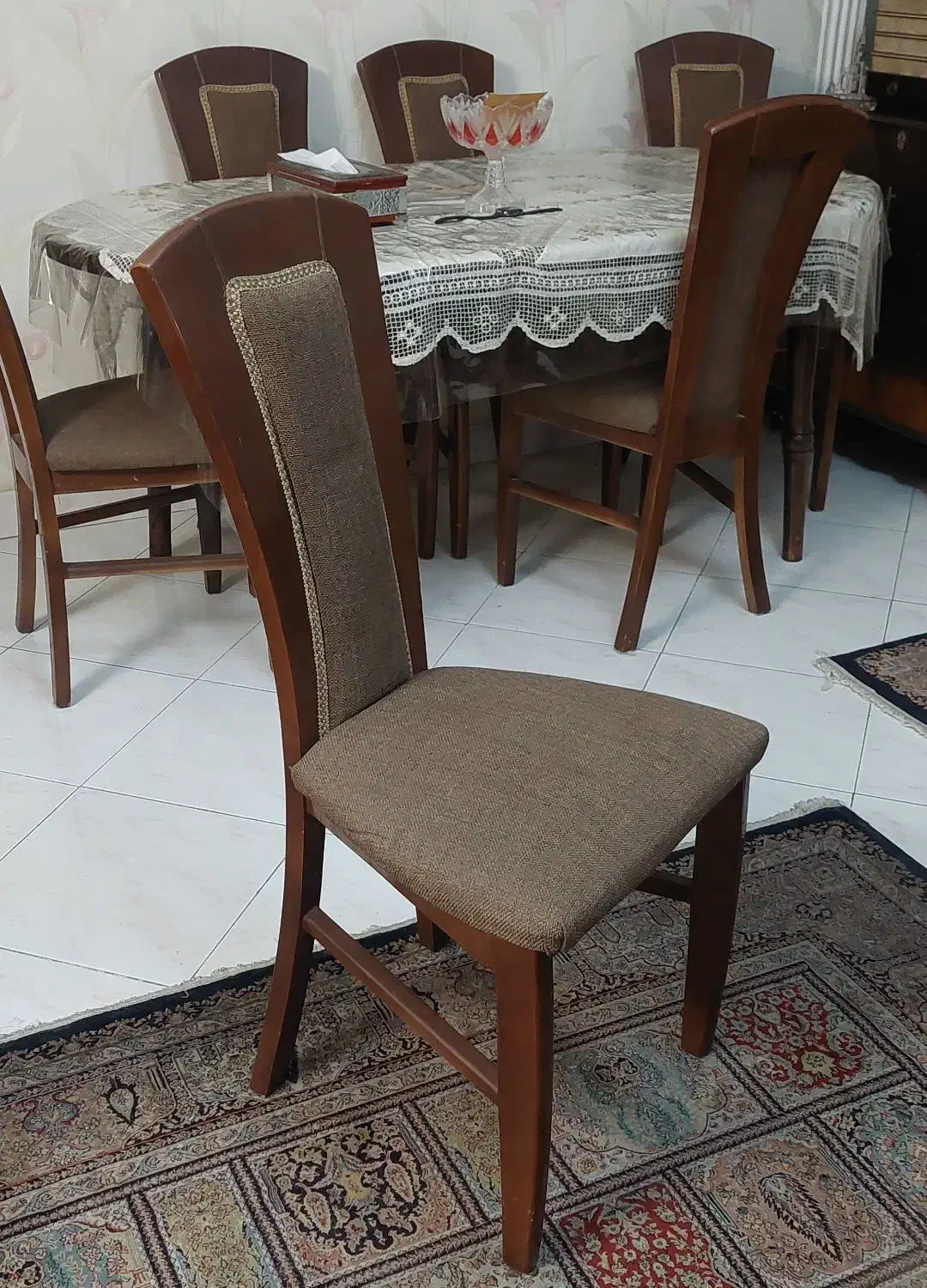 مبلمان هفت نفره همراه شش عدد صندلی|مبلمان خانگی و میز عسلی|تهران, شهرک فرهنگیان|دیوار