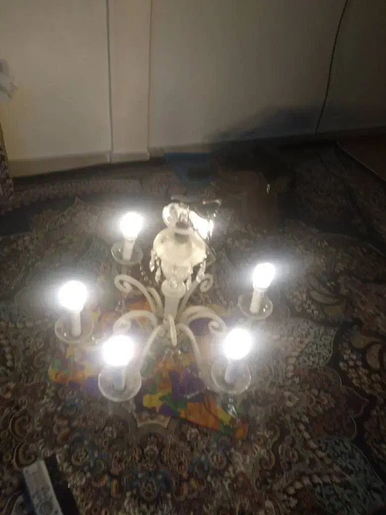 دو عددلوستر ۶ شاخه سالم به همراه ۱۲ تا لامپ|لوستر و چراغ آویز|قدس, شهر‌قدس|دیوار